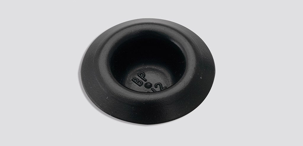 1/2in Plug Recessed Black Plastic